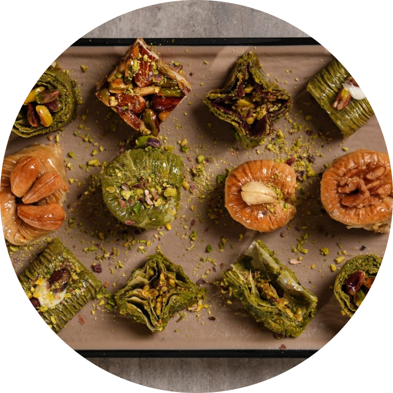 حلويات عربية وحلقوم تركي